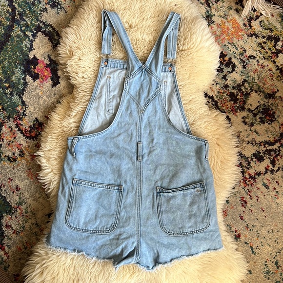 SOLD - American Eagle Hi-Rise Tomgirl Shortalls - Picture 2 of 9
